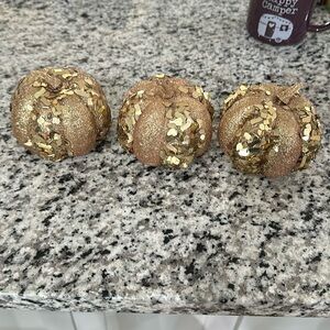 Set of 3 gold pumpkin decorations